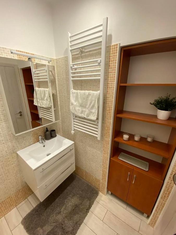 Chill Apartman Мішкольц Екстер'єр фото