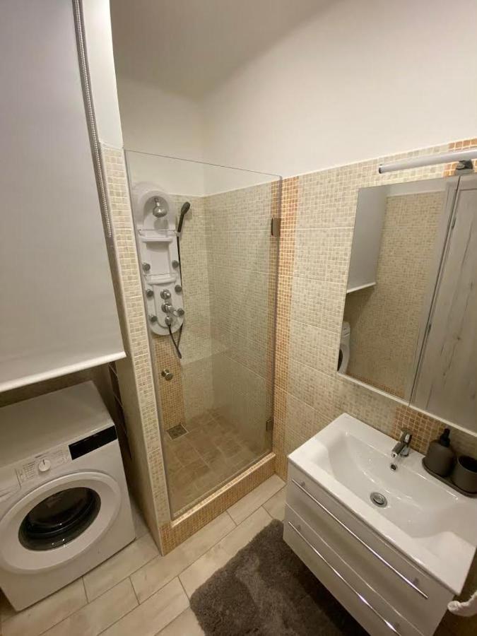 Chill Apartman Мішкольц Екстер'єр фото